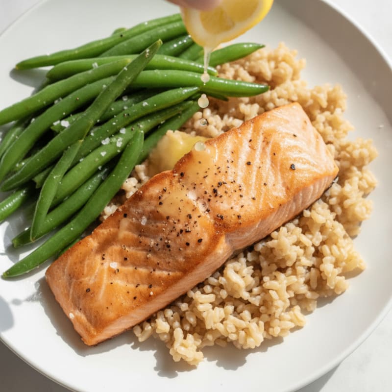 Seared Salmon Fillet with Steamed Green Beans and Brown Rice