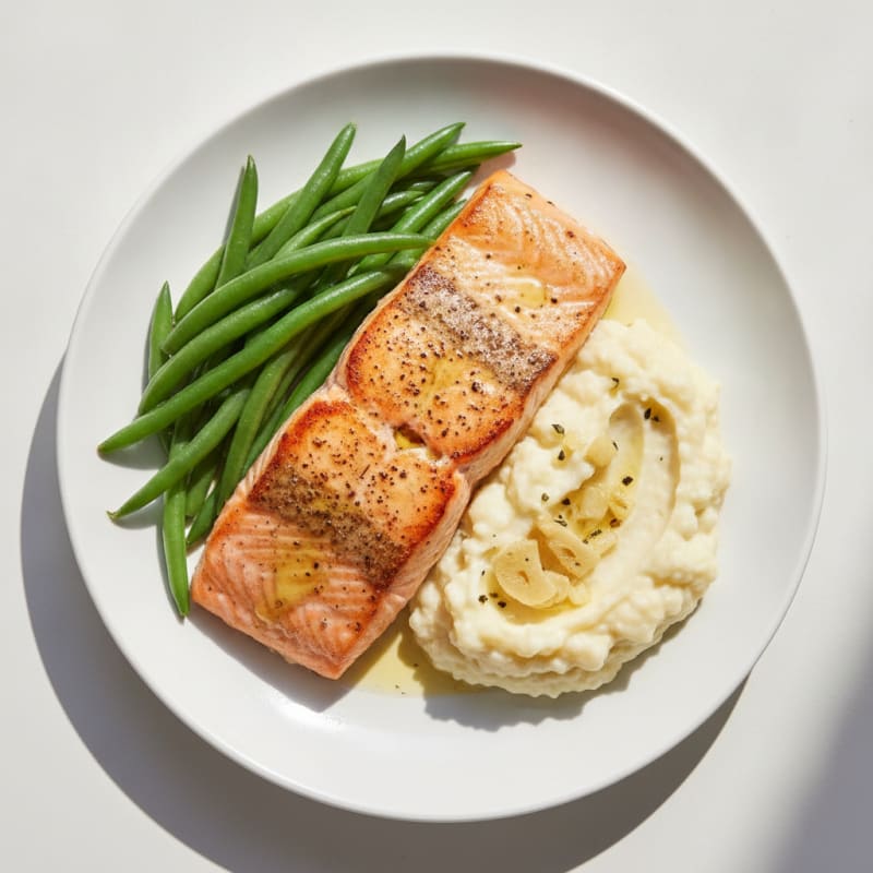 Seared Salmon Fillet with Steamed Green Beans and Garlic Mashed Cauliflower