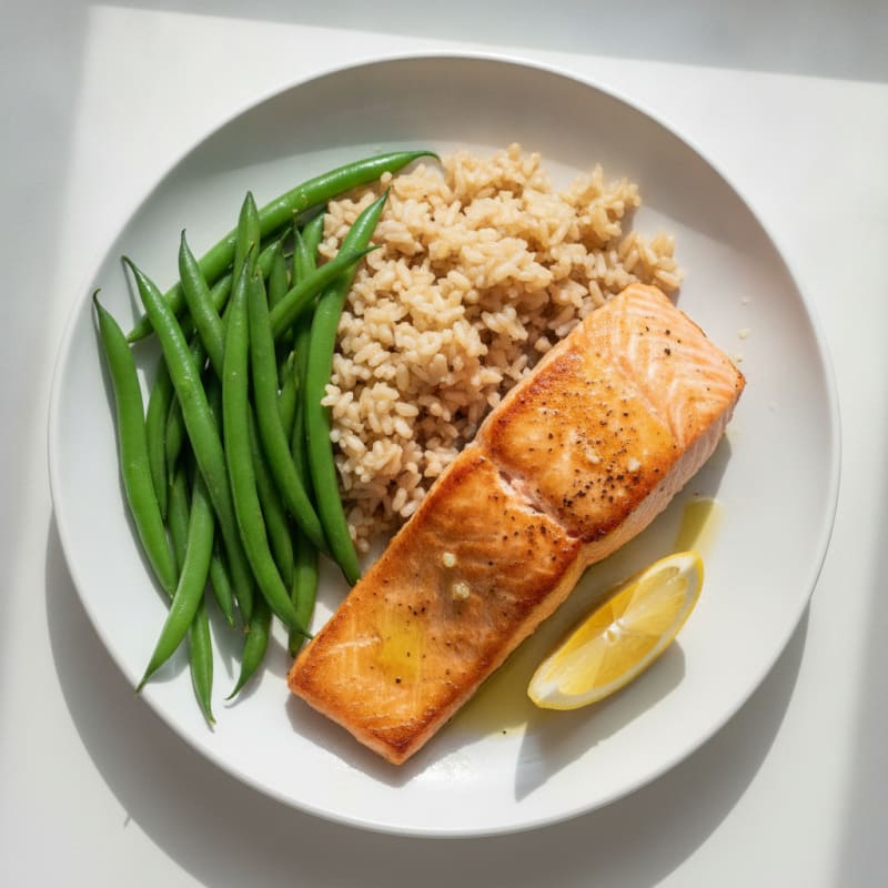 Seared Salmon with Steamed Green Beans and Brown Rice