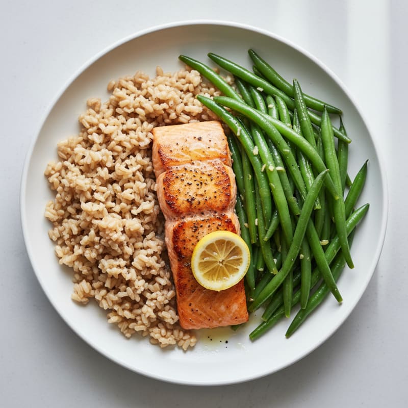 Seared Salmon with Steamed Green Beans and Brown Rice