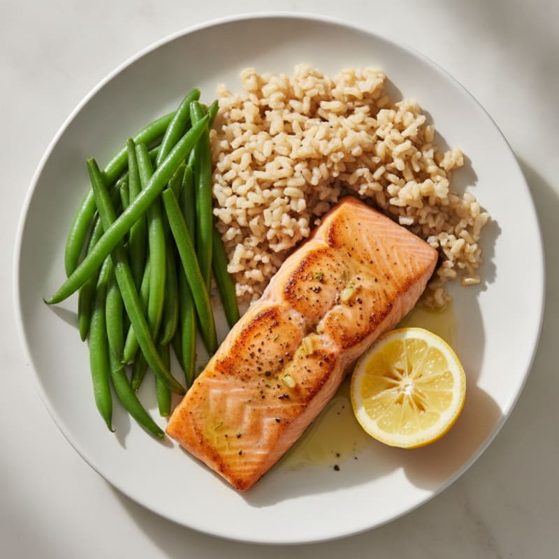 Seared Salmon Fillet with Steamed Green Beans and Brown Rice