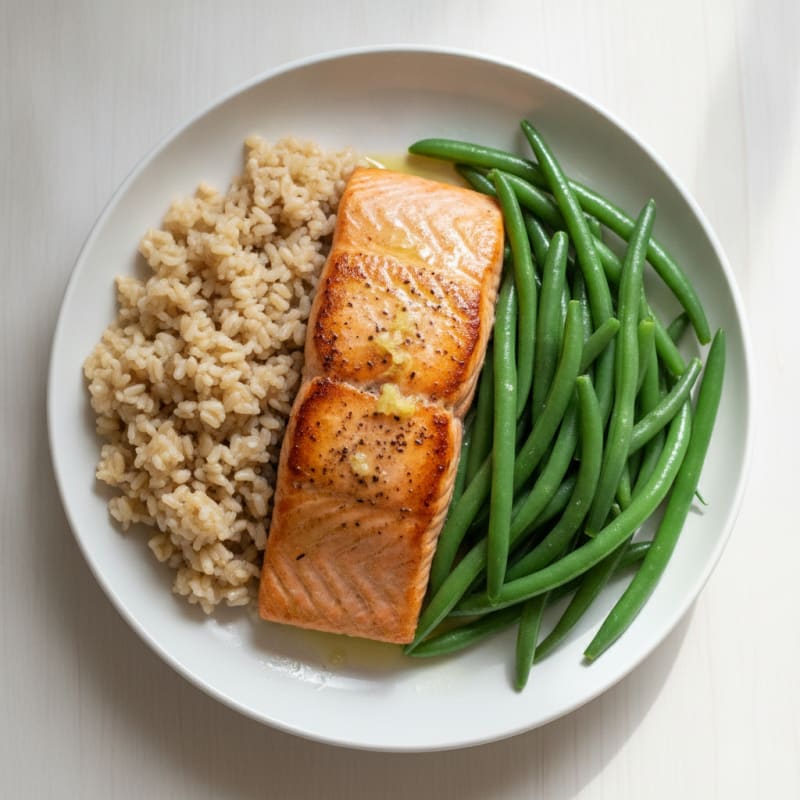 Seared Salmon with Steamed Green Beans and Brown Rice