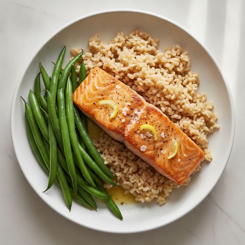 Seared Salmon with Steamed Green Beans and Brown Rice