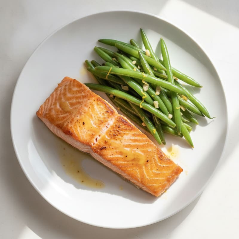 Seared Salmon Fillet with Garlic Green Beans
