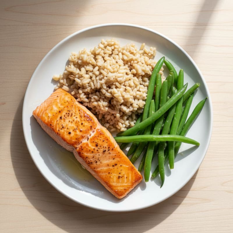 Seared Salmon with Steamed Green Beans and Brown Rice