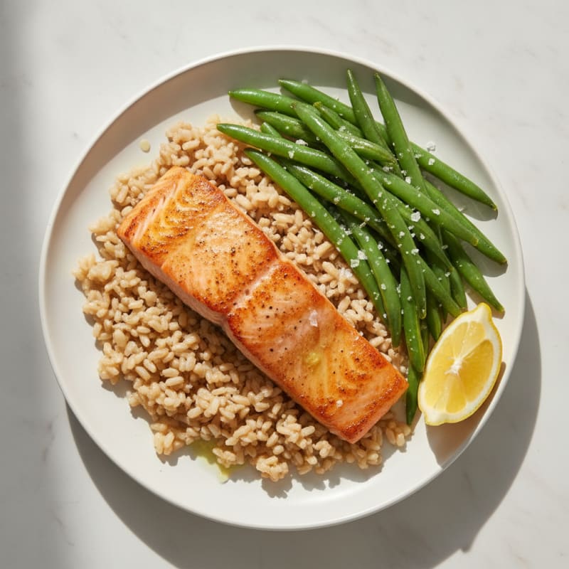 Seared Salmon with Steamed Green Beans and Brown Rice