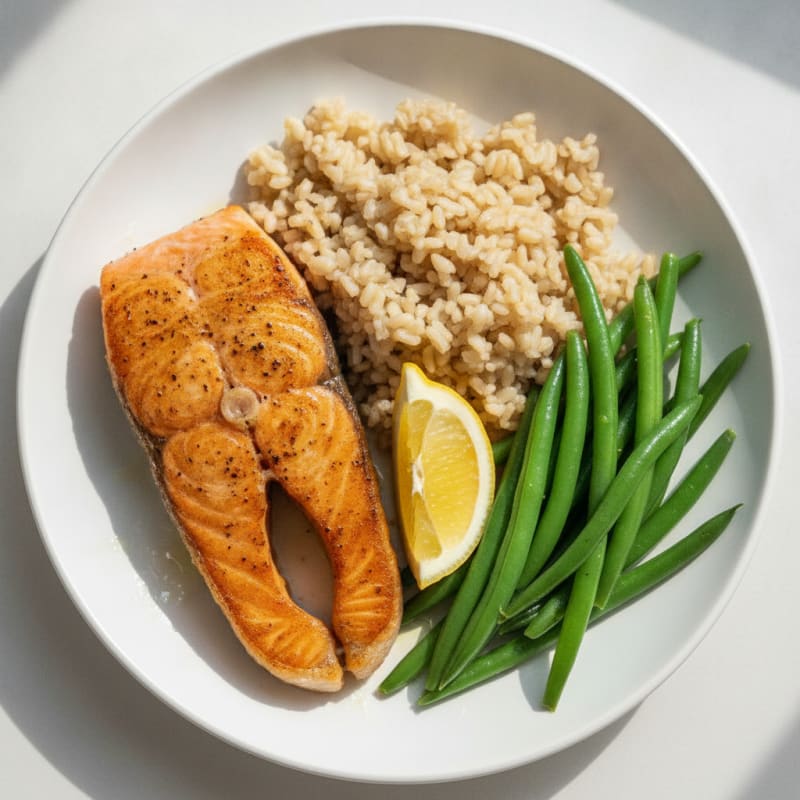 Seared Salmon with Steamed Green Beans and Brown Rice