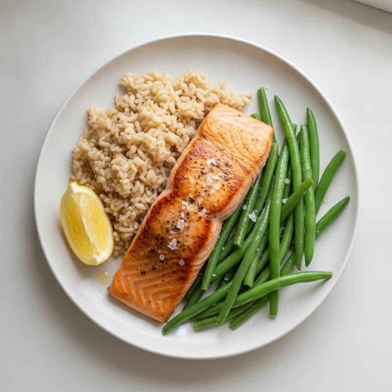 Seared Salmon with Steamed Green Beans and Brown Rice