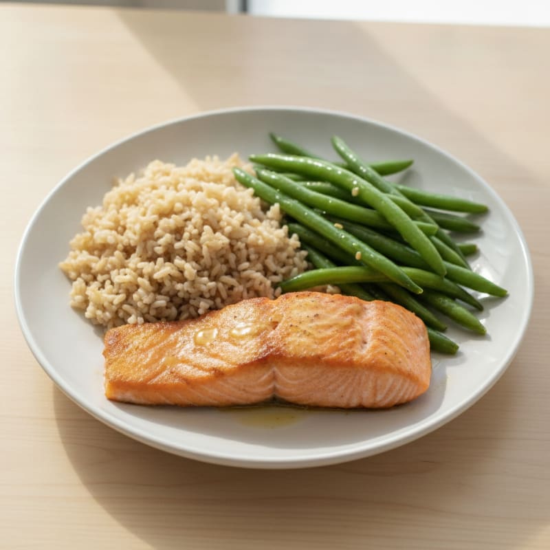 Seared Salmon Fillet with Steamed Green Beans and Brown Rice