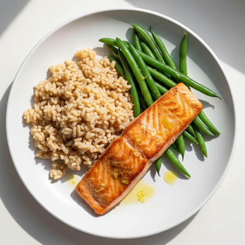 Seared Salmon with Steamed Green Beans and Brown Rice