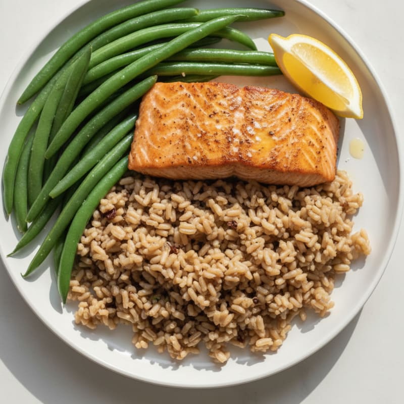 Seared Salmon with Steamed Green Beans and Brown Rice