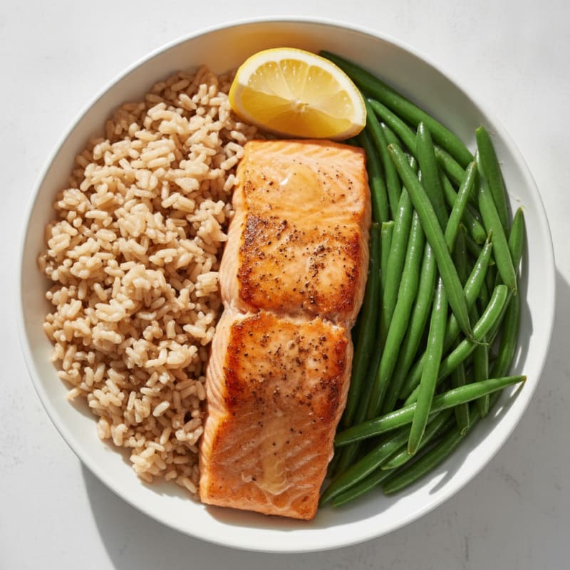 Seared Salmon with Steamed Green Beans and Brown Rice
