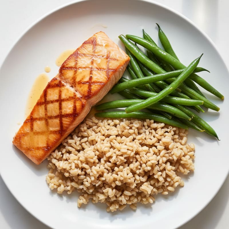 Seared Salmon Fillet with Steamed Green Beans and Brown Rice