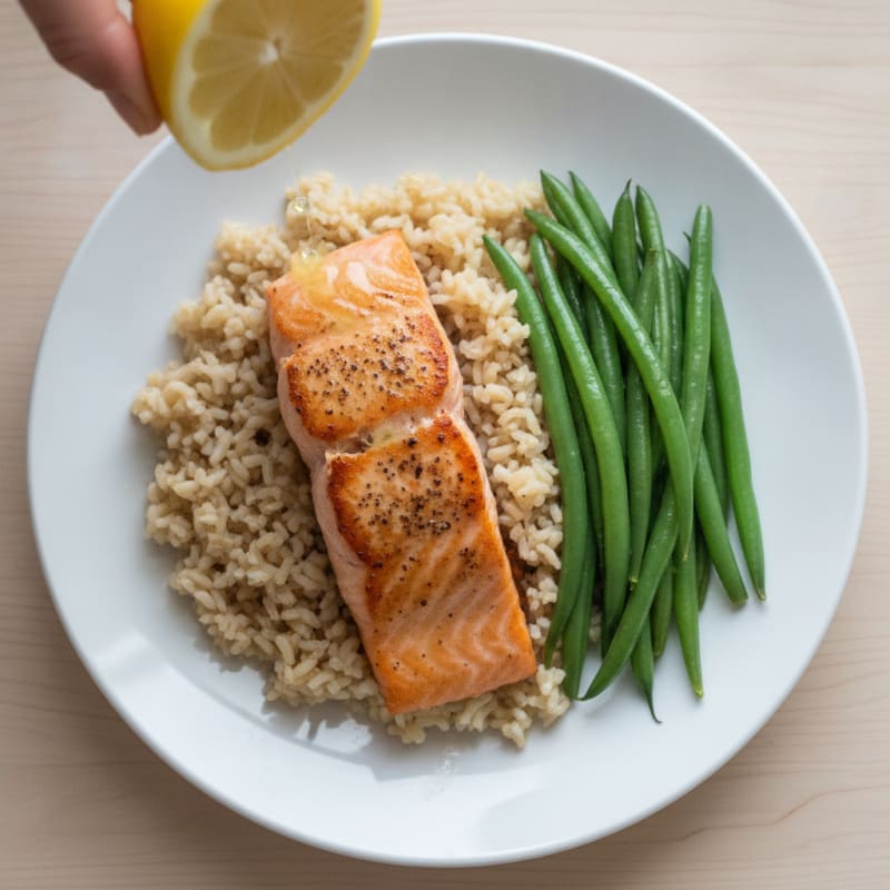 Seared Salmon Fillet with Steamed Green Beans and Brown Rice