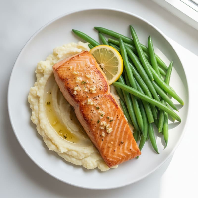 Seared Salmon with Steamed Green Beans and Mashed Cauliflower