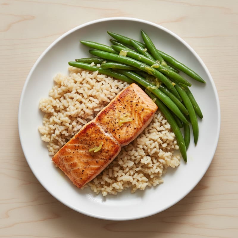 Seared Salmon Fillet with Steamed Green Beans and Brown Rice