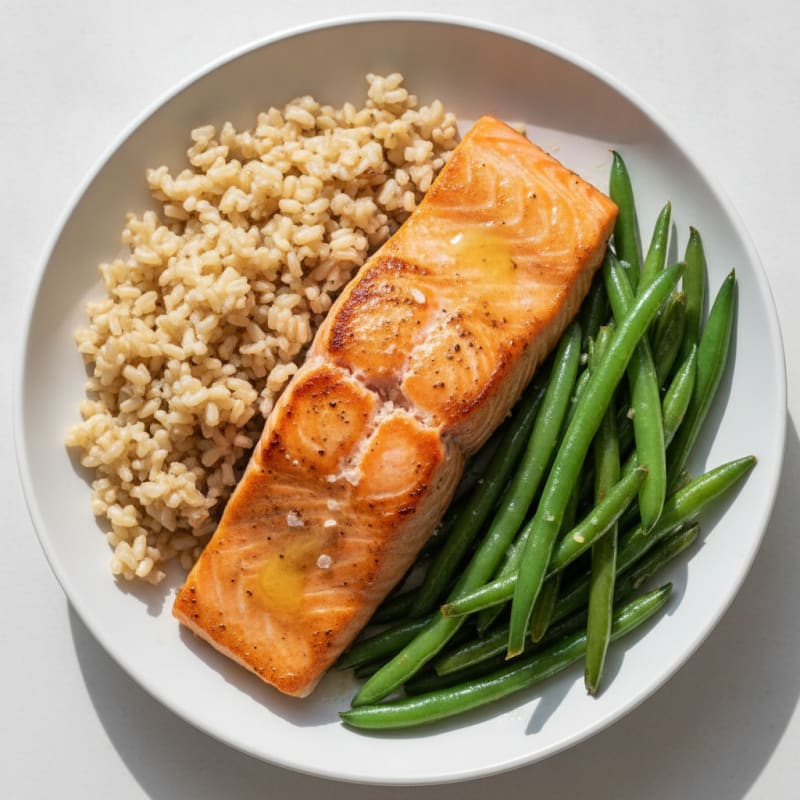 Seared Salmon with Steamed Green Beans and Brown Rice