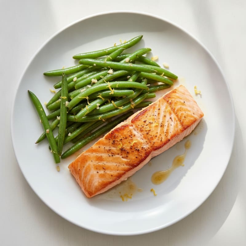 Seared Salmon Fillet with Garlic Green Beans