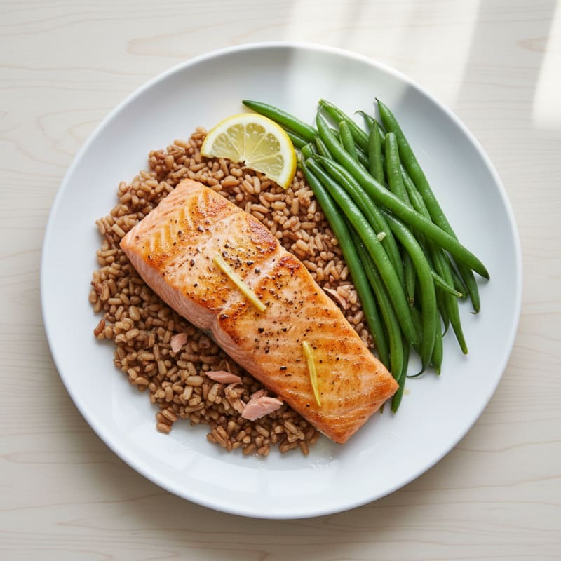 Seared Salmon Fillet with Steamed Green Beans and Brown Rice