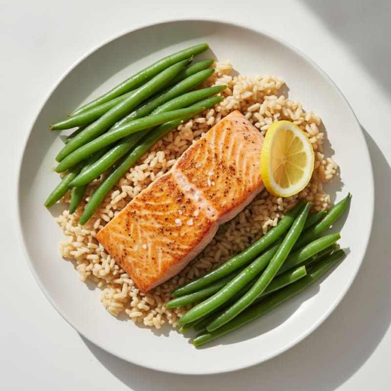 Seared Salmon with Steamed Green Beans and Brown Rice