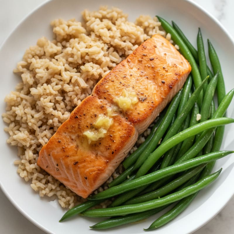 Seared Salmon Fillet with Steamed Green Beans and Brown Rice