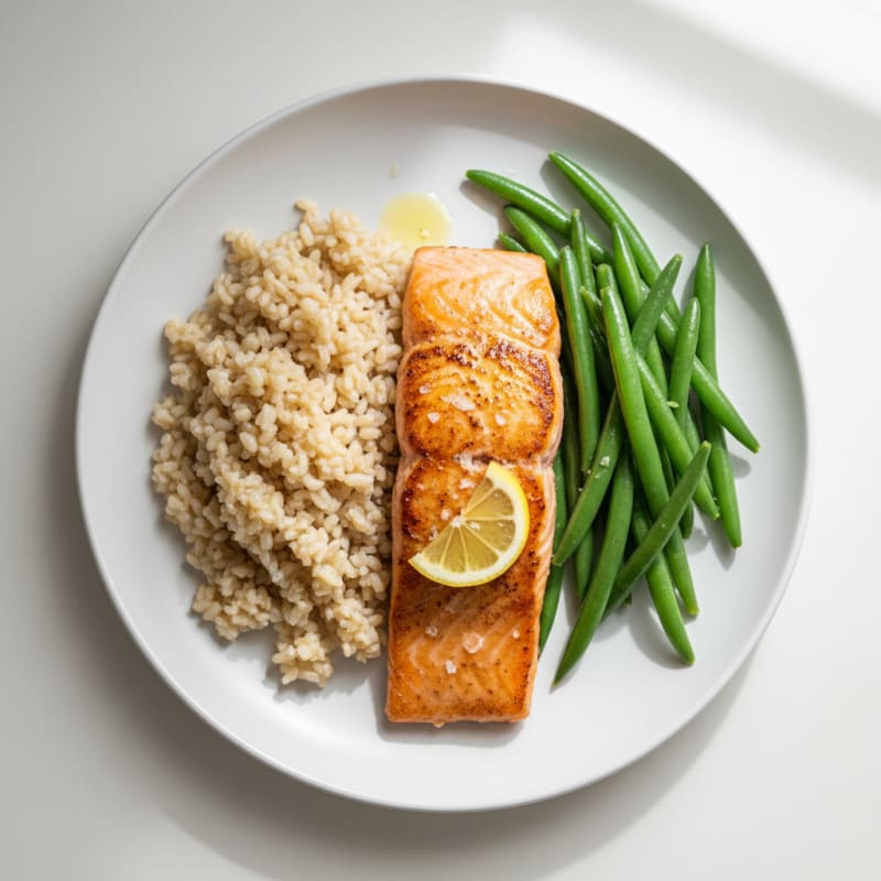 Seared Salmon Fillet with Steamed Green Beans and Brown Rice
