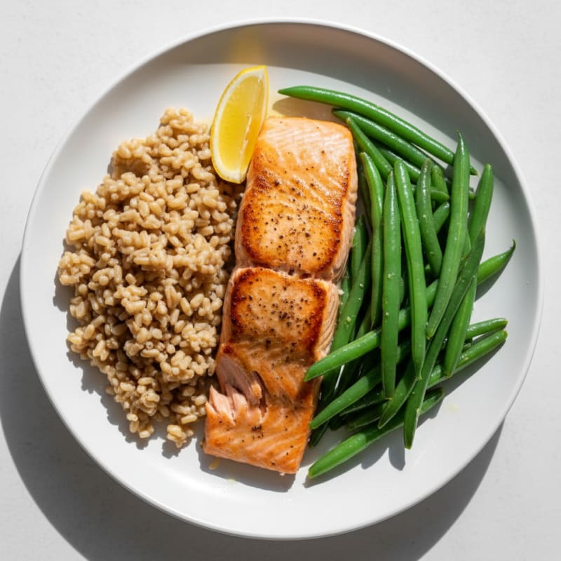 Seared Salmon Fillet with Steamed Green Beans and Brown Rice