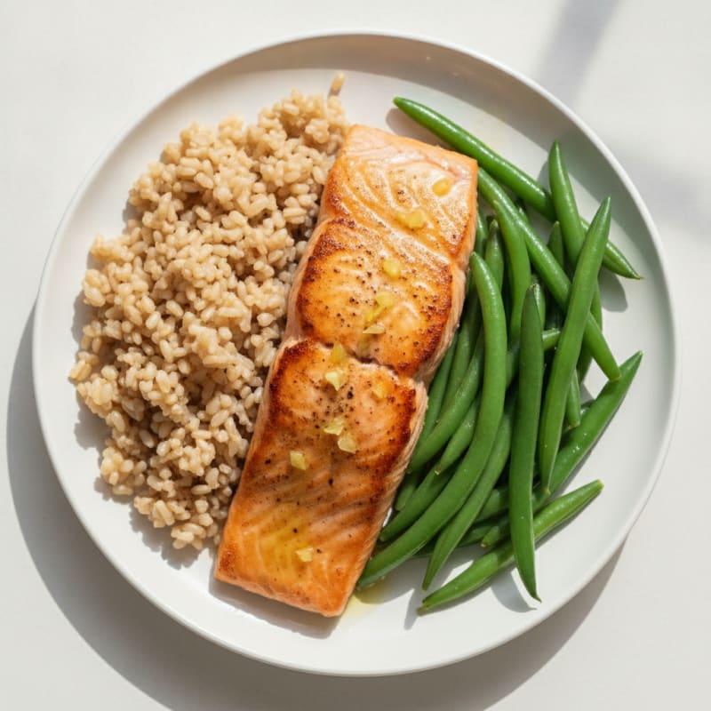 Seared Salmon with Steamed Green Beans and Brown Rice