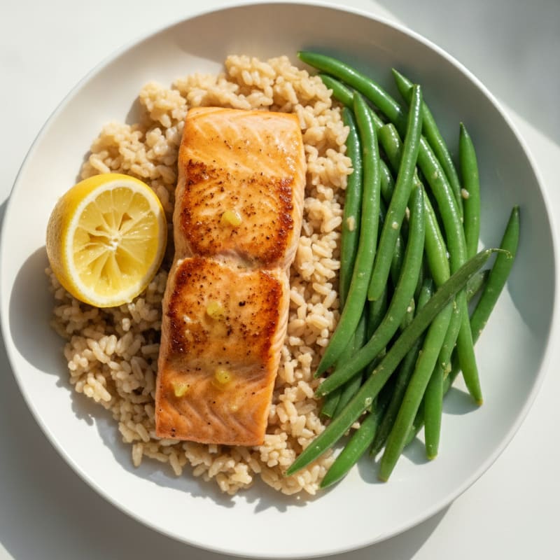 Seared Salmon with Steamed Green Beans and Brown Rice