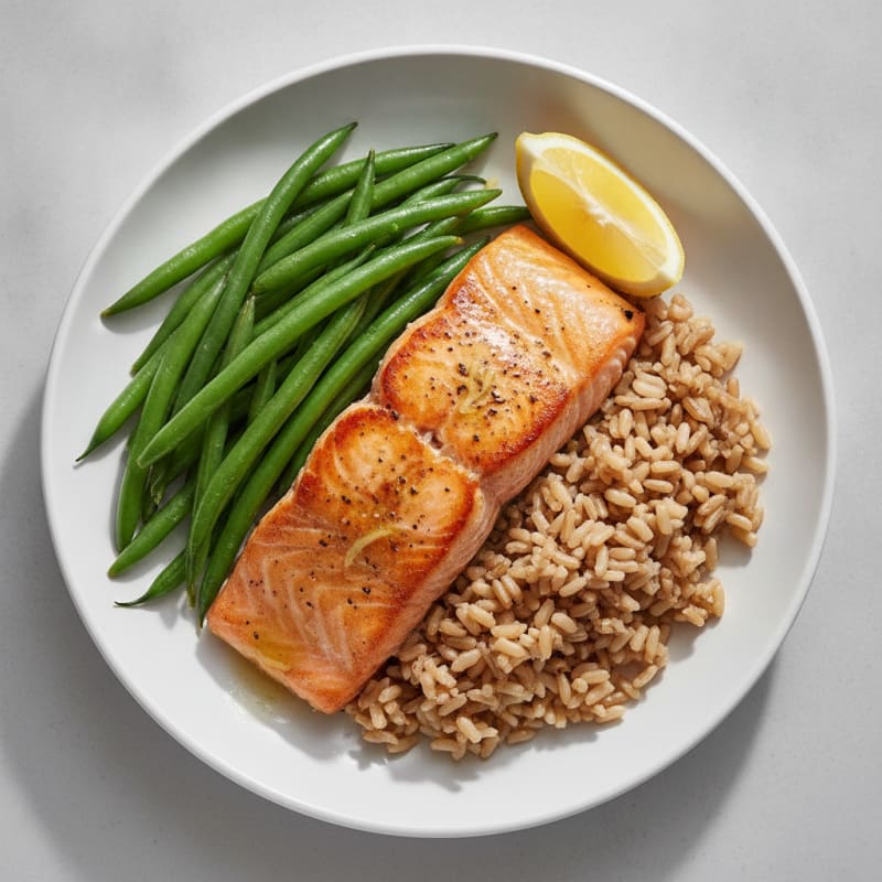 Seared Salmon Fillet with Steamed Green Beans and Brown Rice