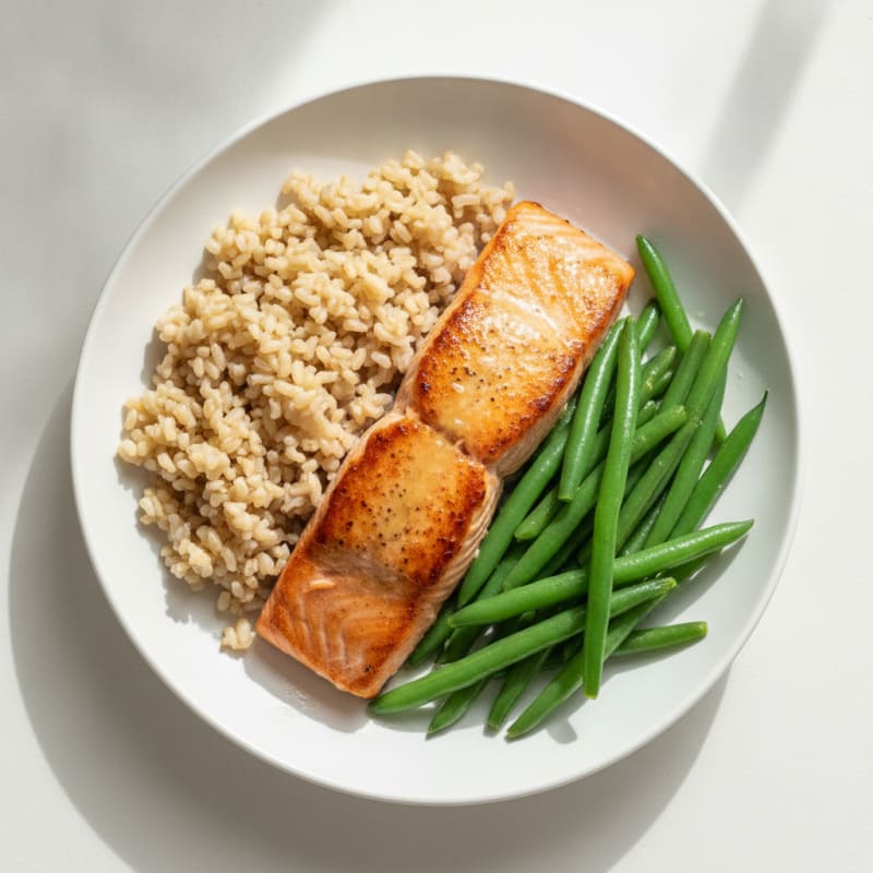 Seared Salmon with Steamed Green Beans and Brown Rice