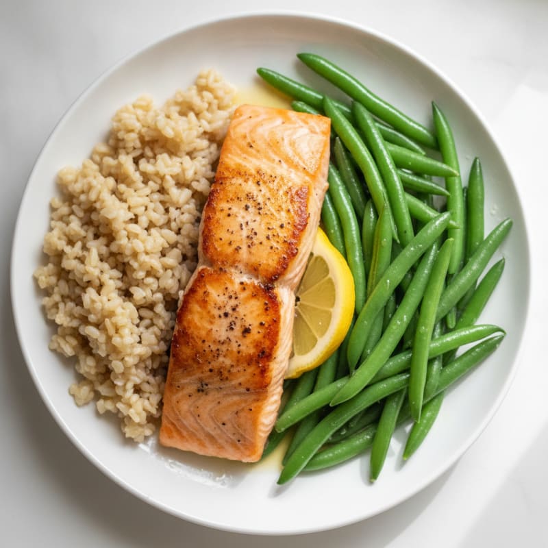 Seared Salmon with Steamed Green Beans and Brown Rice