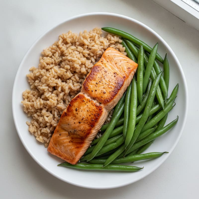 Seared Salmon with Steamed Green Beans and Brown Rice