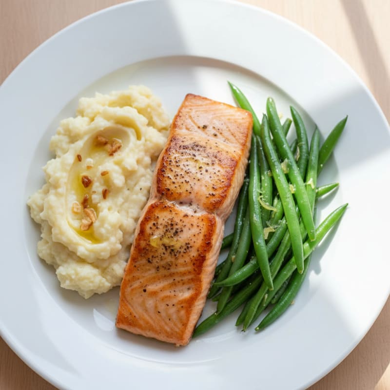 Seared Salmon with Steamed Green Beans and Garlic Mashed Cauliflower