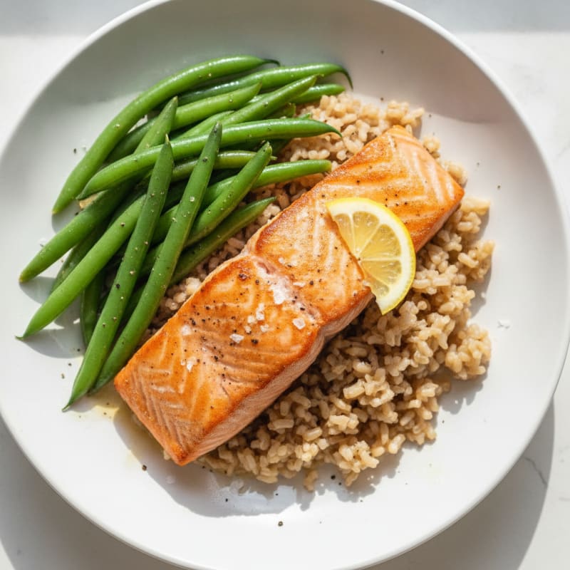 Seared Salmon with Steamed Green Beans and Brown Rice