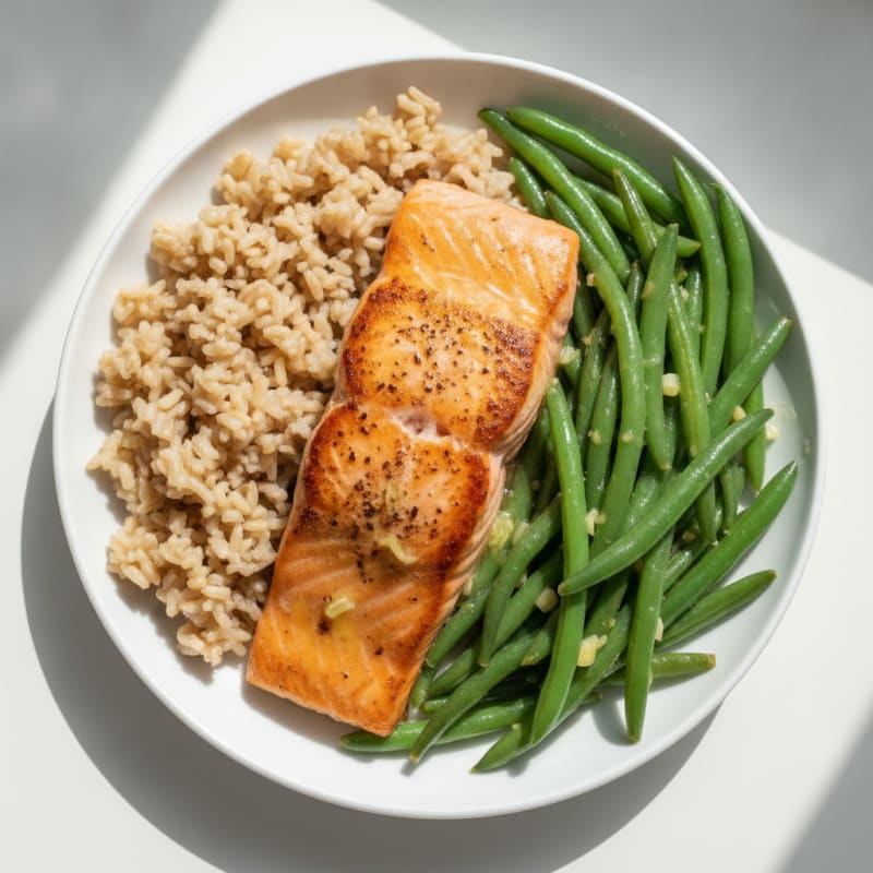 Seared Salmon with Steamed Green Beans and Brown Rice