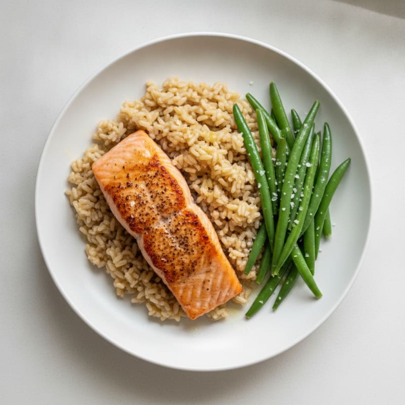 Seared Salmon Fillet with Steamed Green Beans and Brown Rice