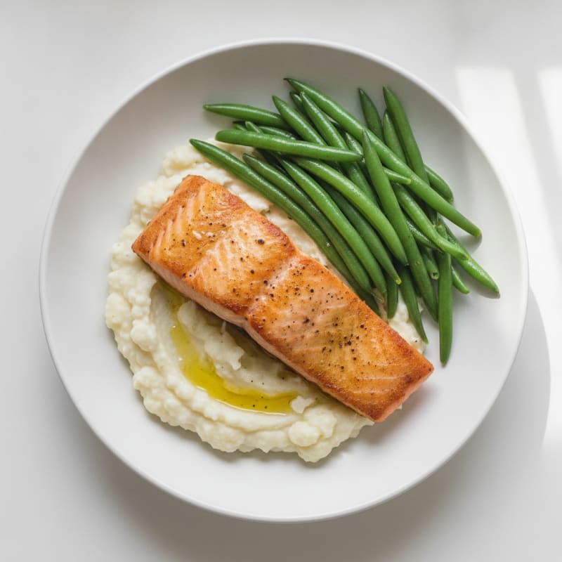 Seared Salmon with Steamed Green Beans and Garlic Mashed Cauliflower