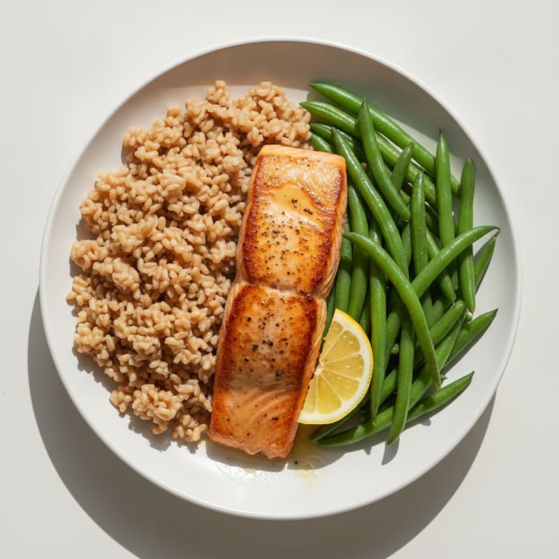 Seared Salmon with Steamed Green Beans and Brown Rice