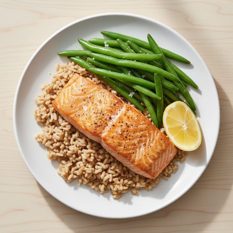 Seared Salmon Fillet with Steamed Green Beans and Brown Rice