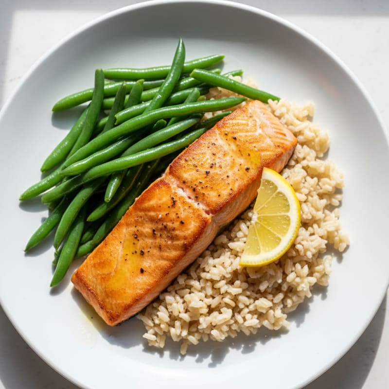 Seared Salmon Fillet with Steamed Green Beans and Brown Rice