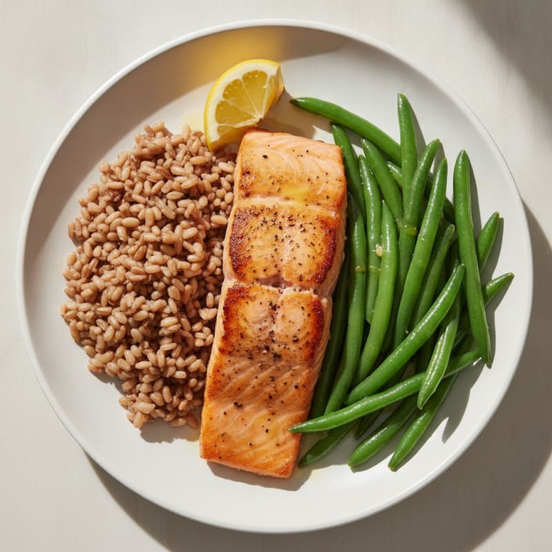 Seared Salmon Fillet with Steamed Green Beans and Brown Rice