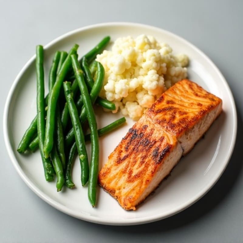Seared Salmon Fillet with Steamed Green Beans and Garlic Mashed Cauliflower