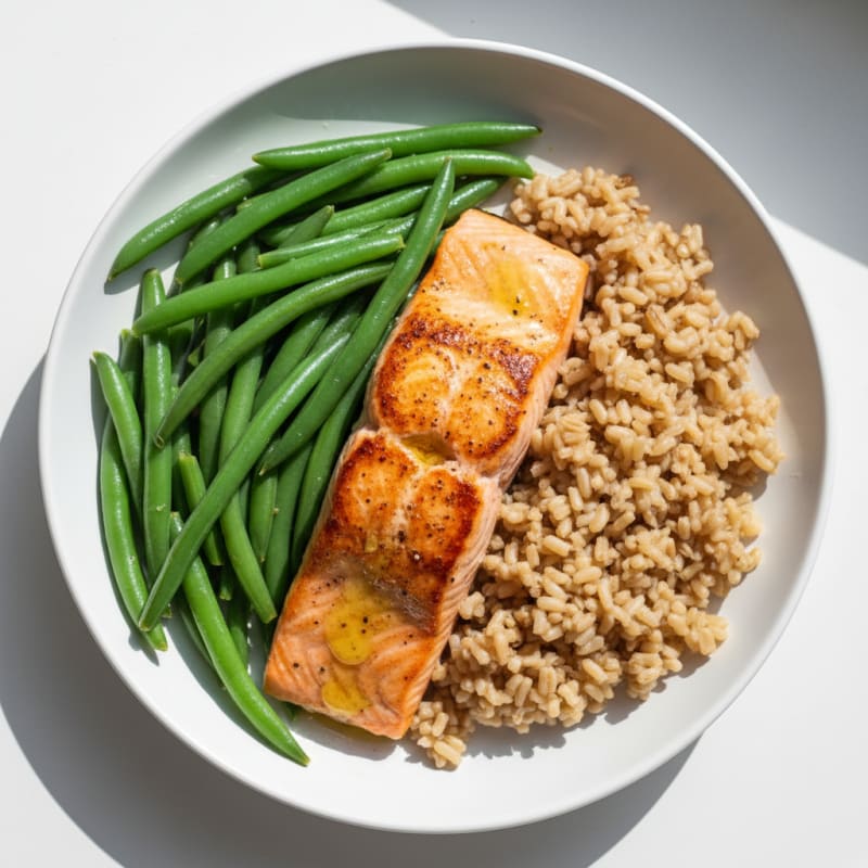 Seared Salmon with Steamed Green Beans and Brown Rice