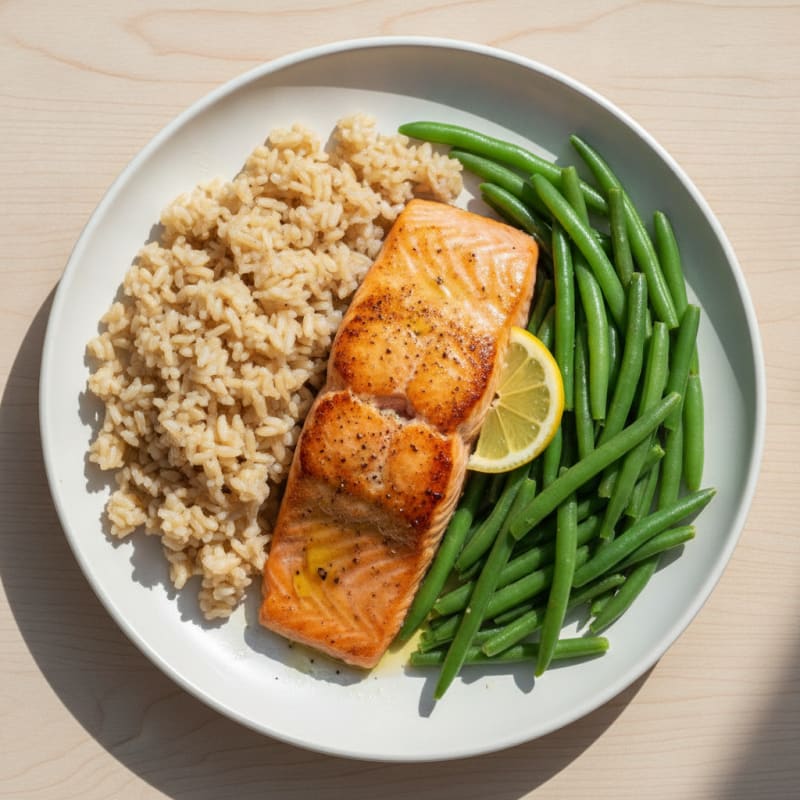 Seared Salmon Fillet with Steamed Green Beans and Brown Rice