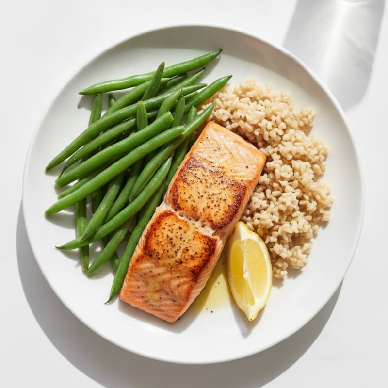 Seared Salmon Fillet with Steamed Green Beans and Brown Rice