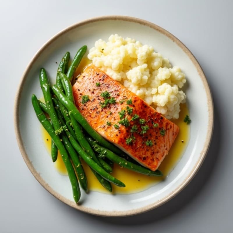 Seared Salmon with Steamed Green Beans and Garlic Cauliflower Mash