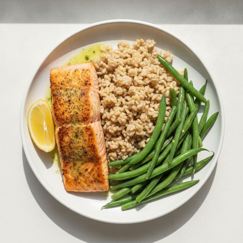 Seared Salmon with Steamed Green Beans and Brown Rice