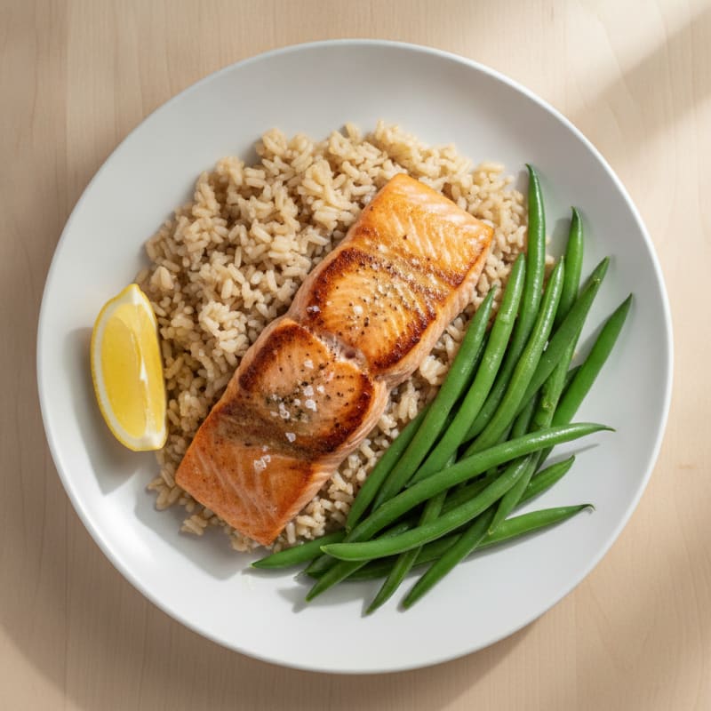 Seared Salmon Fillet with Steamed Green Beans and Brown Rice