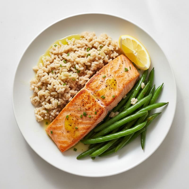 Seared Salmon with Steamed Green Beans and Brown Rice